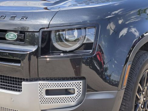 Used 2025 Land Rover Defender 110 S AWD/4WD image 7