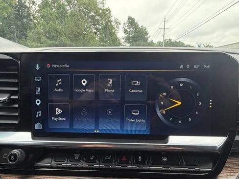 Used 2025 Chevrolet Silverado 2500 LT w/ Convenience Package AWD/4WD image 11