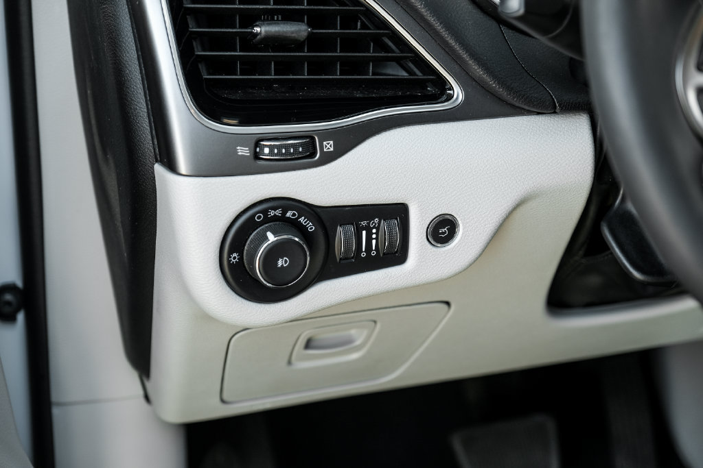 Used 2021 Jeep Cherokee Limited AWD/4WD image 43