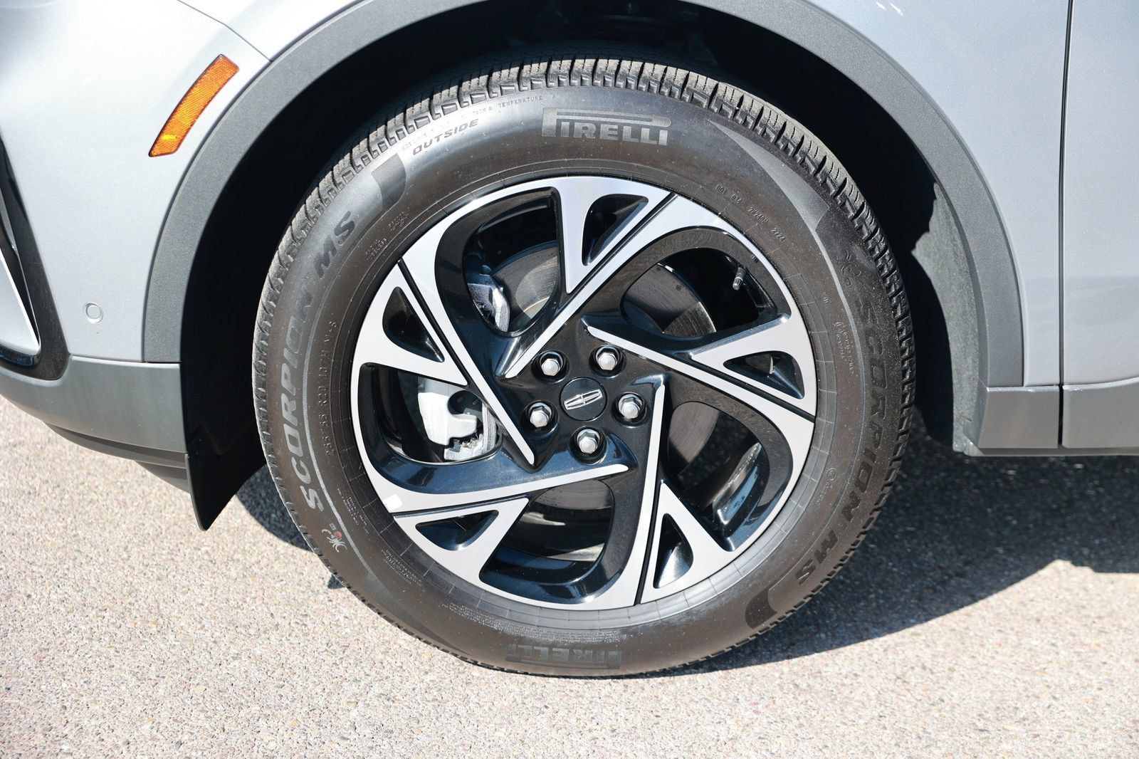 Used 2024 Lincoln Nautilus Premier w/ Jet Appearance Package AWD/4WD image 14