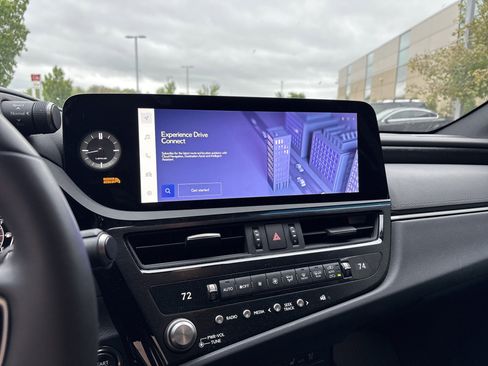 Used 2023 Lexus ES 250 w/ Premium Package image 24