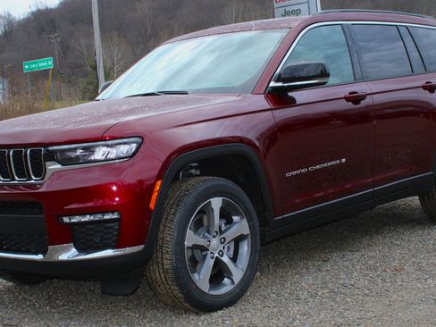 New 2025 Jeep Grand Cherokee L Limited image 1