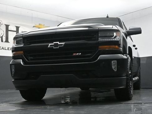 Used 2018 Chevrolet Silverado 1500 LT w/ Midnight Edition AWD/4WD image 74