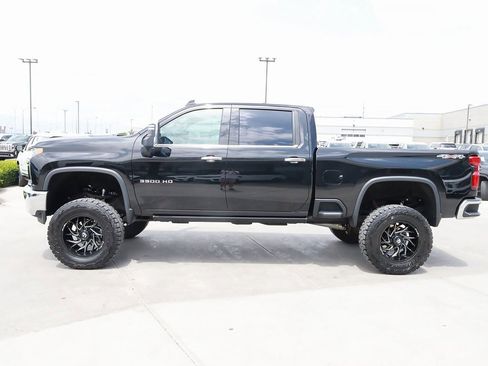 Used 2021 Chevrolet Silverado 3500 LTZ w/ LTZ Plus Package image 3