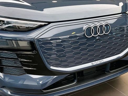 Certified 2025 Audi Q6 e-tron Premium w/ Convenience Package image 30