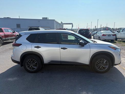 Used 2024 Nissan Rogue S FWD image 4