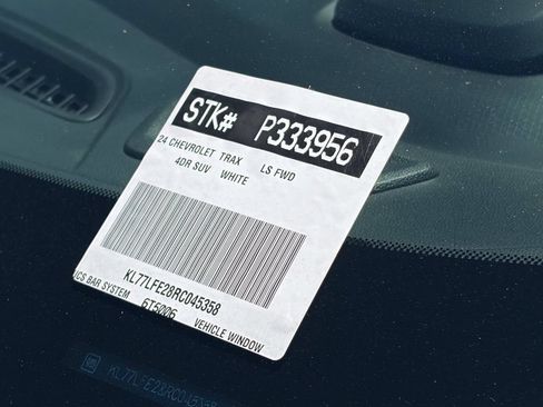 Used 2024 Chevrolet Trax LS w/ LS Convenience Package FWD image 39