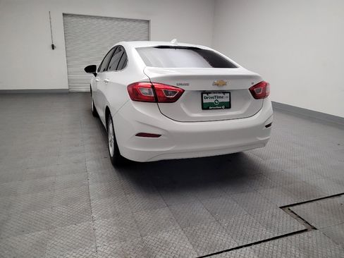 Used 2018 Chevrolet Cruze LT image 6