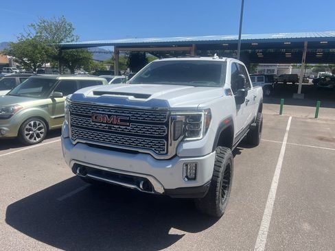 Used 2021 GMC Sierra 2500 Denali w/ Denali Ultimate Package AWD/4WD image 3