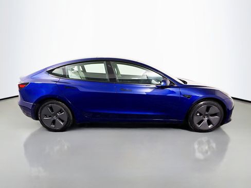 Used 2021 Tesla Model 3 Standard Range Plus image 11