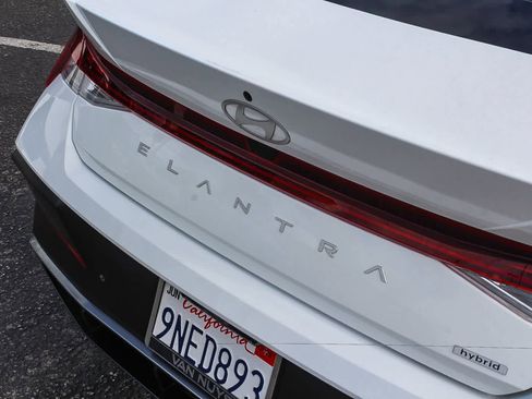 Used 2024 Hyundai Elantra Limited FWD image 9