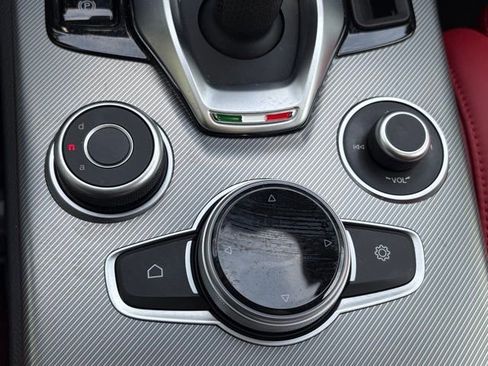 Used 2023 Alfa Romeo Stelvio Veloce AWD/4WD image 34