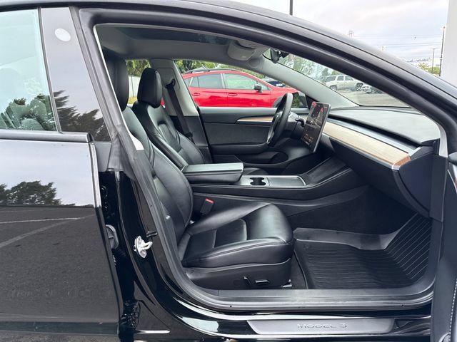 Used 2023 Tesla Model 3 Standard Range RWD image 9