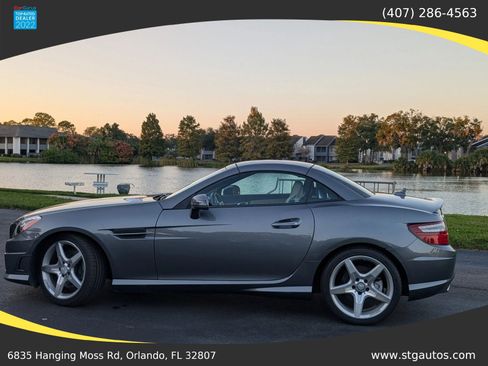 Used 2016 Mercedes-Benz SLK 300 image 2