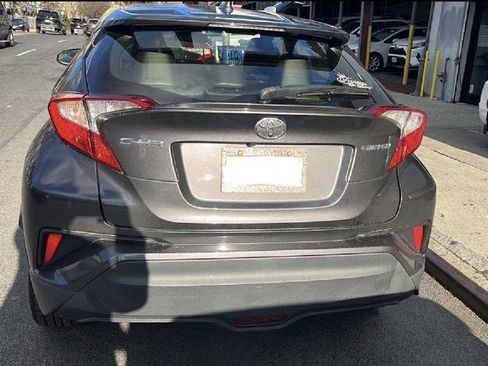 Certified 2019 Toyota C-HR Limited image 3