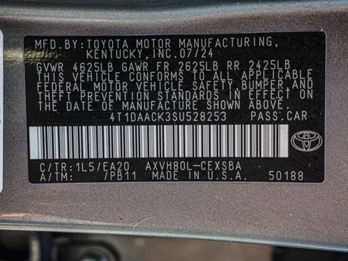 Used 2025 Toyota Camry SE image 52