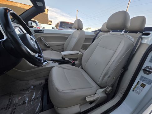 Used 2013 Volkswagen Beetle TDI image 12