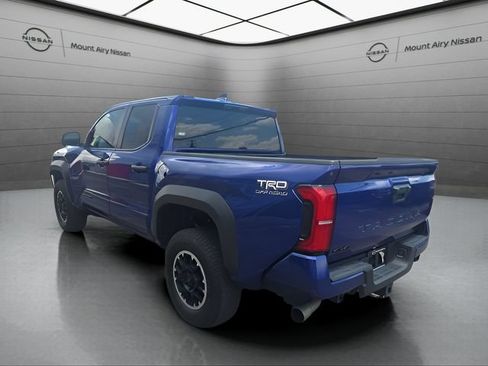 Used 2024 Toyota Tacoma TRD Off-Road AWD/4WD image 7