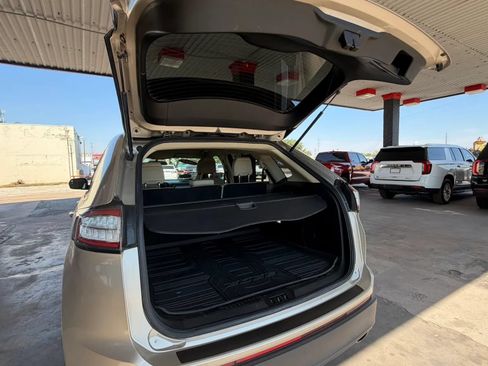 Used 2018 Ford Edge SE w/ Cargo Accessory Package FWD image 29