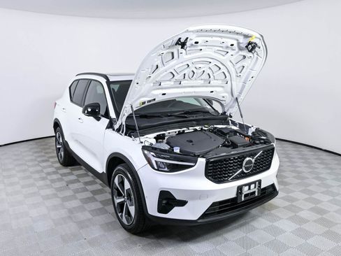 Used 2023 Volvo XC40 B5 Plus w/ Climate Package AWD/4WD image 33