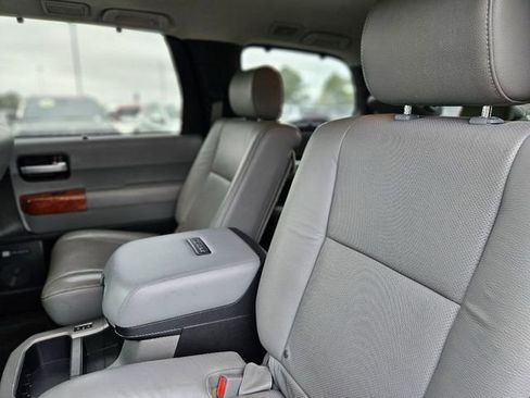 Used 2019 Toyota Sequoia Platinum image 28