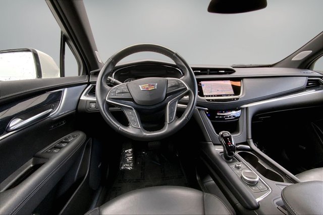 Used 2024 Cadillac XT5 Premium Luxury w/ LPO, Floor Liner Package AWD/4WD image 4