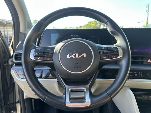 Certified 2024 Kia Sportage EX FWD image 11