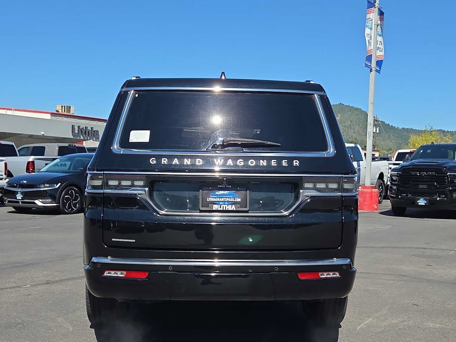 Used 2023 Jeep Grand Wagoneer 4WD w/ Convenience Group III image 13