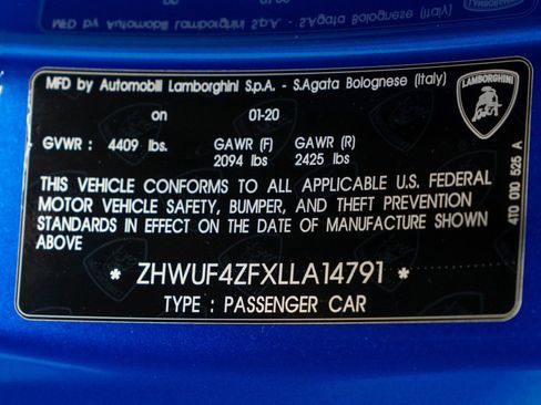 Used 2020 Lamborghini Huracan EVO image 18
