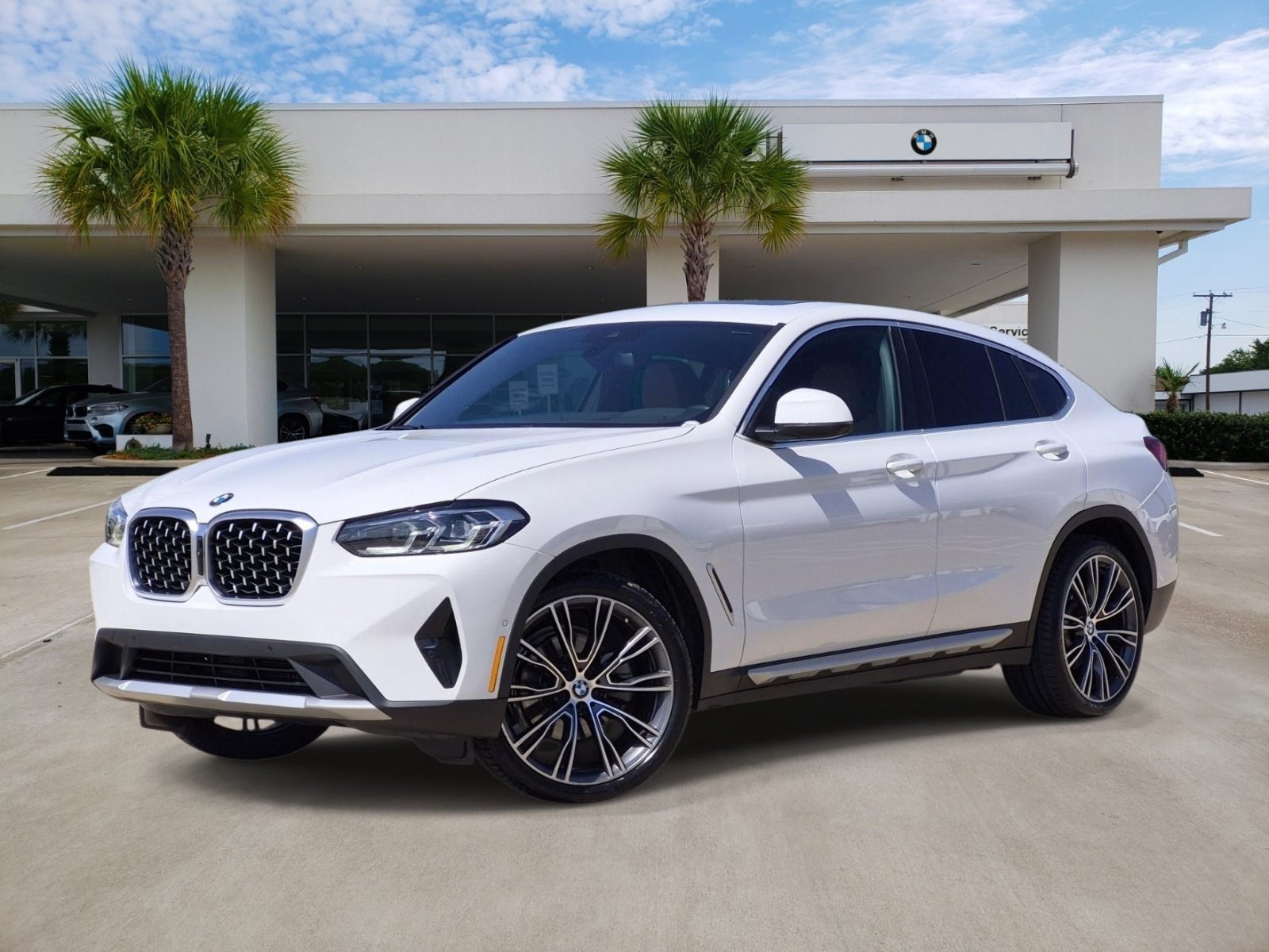 Certified 2024 BMW X4 xDrive30i w/ Premium Package AWD/4WD image 1