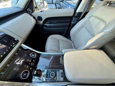 Used 2018 Land Rover Range Rover Sport HSE image 24