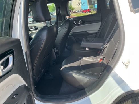 Used 2025 Jeep Compass Limited AWD/4WD image 19