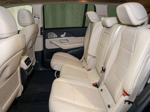Used 2025 Mercedes-Benz GLS 450 GLS 450 image 9