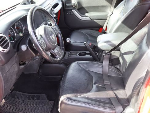 Used 2013 Jeep Wrangler Unlimited Sahara w/ Connectivity Group image 43