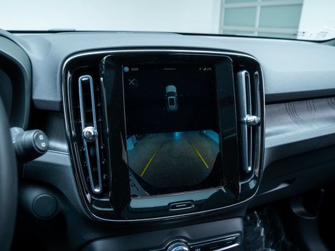 Used 2023 Volvo XC40 Recharge Ultimate w/ Protection Package Premier AWD/4WD image 14