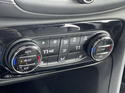 Used 2023 Buick Encore GX Select w/ Sport Touring Package image 22