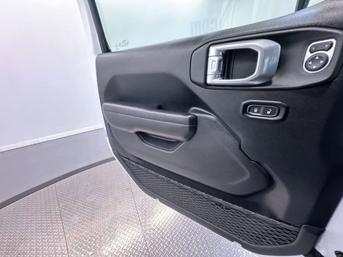 Used 2021 Jeep Wrangler Unlimited Sport image 31