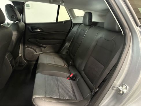 Certified 2025 Chevrolet Trax LT w/ LT Convenience Package image 14