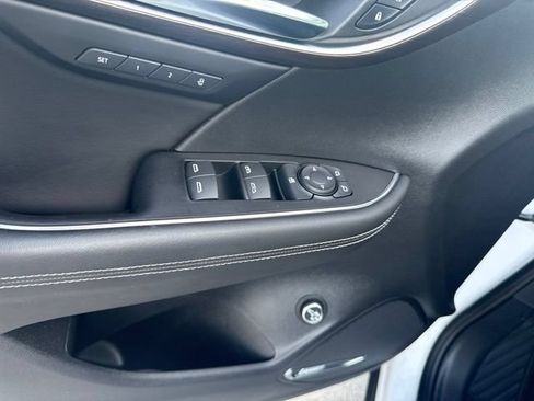 Used 2023 Buick Envision Avenir AWD/4WD image 25