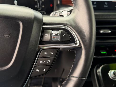 Used 2023 Lincoln Nautilus Reserve image 22