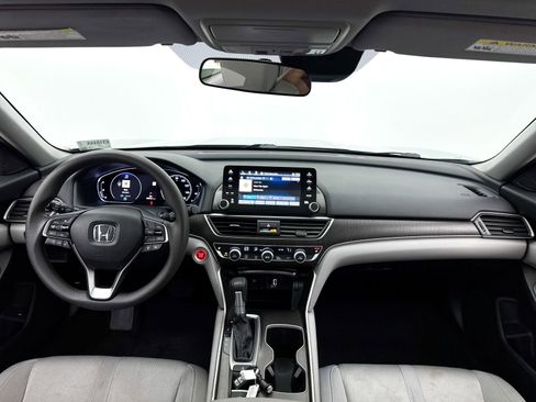 Used 2018 Honda Accord EX image 17