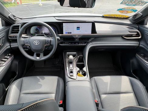 Used 2025 Toyota Crown Signia w/ Advanced Technology Package AWD/4WD image 11