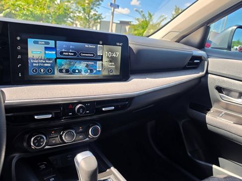 Used 2025 Nissan Kicks SV FWD image 27