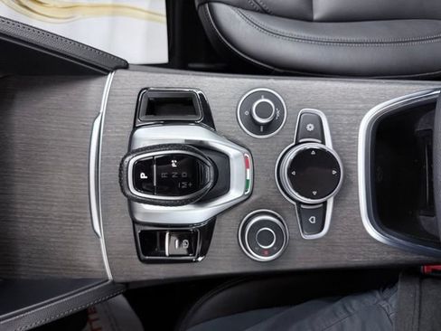Used 2023 Alfa Romeo Stelvio Ti AWD/4WD image 25
