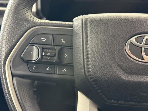 Certified 2025 Toyota 4Runner Limited AWD/4WD image 18