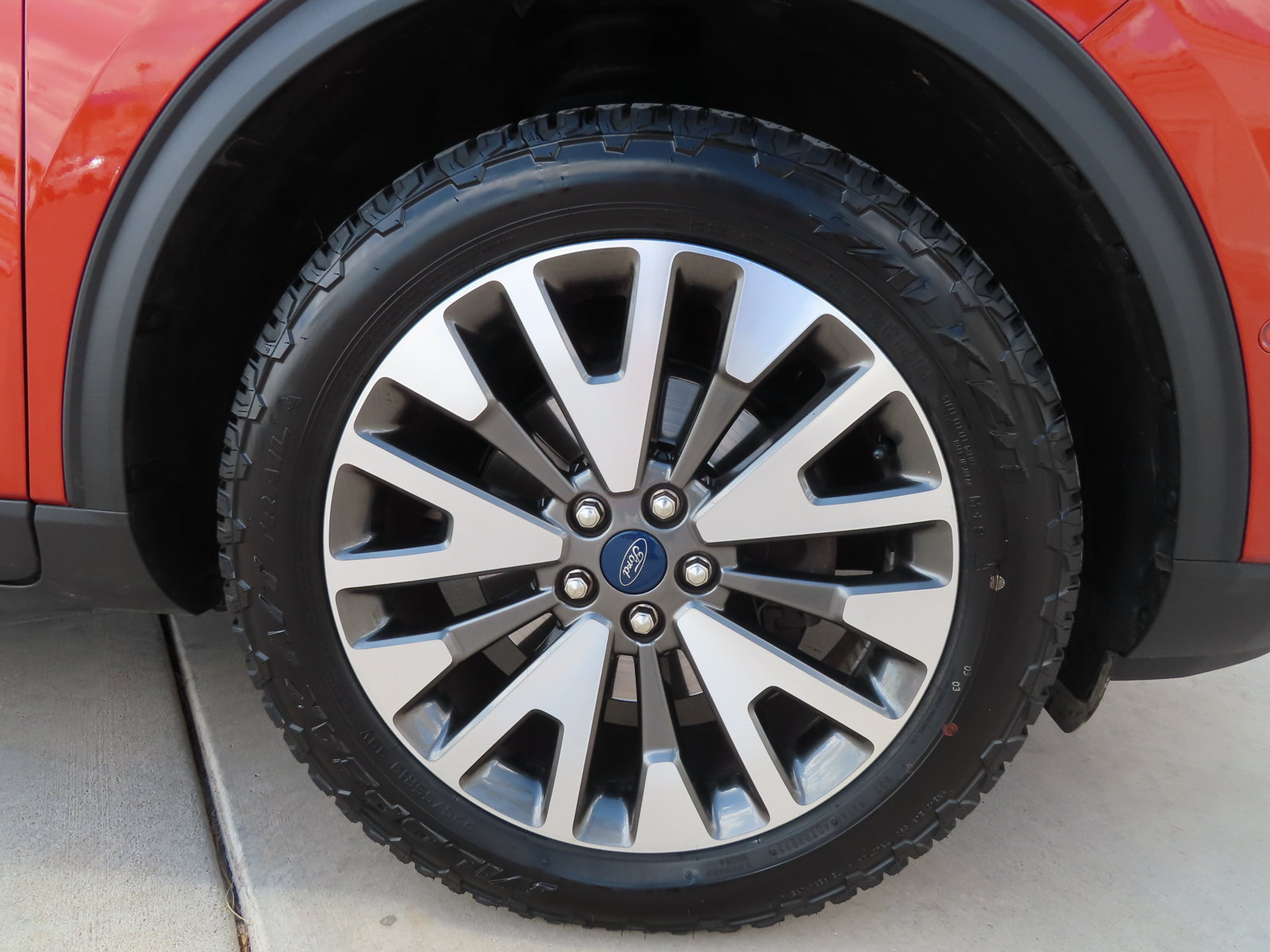 Used 2020 Ford Escape Titanium AWD/4WD image 11