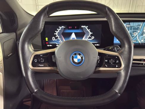 Used 2023 BMW iX xDrive50 w/ Sport Package AWD/4WD image 29