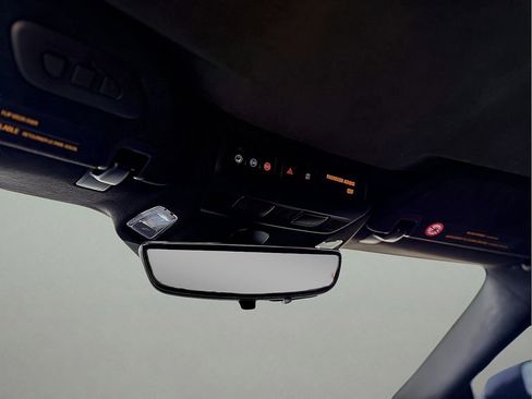 Used 2023 Chevrolet Corvette Stingray Premium Conv w/ Z51 Performance Package image 31