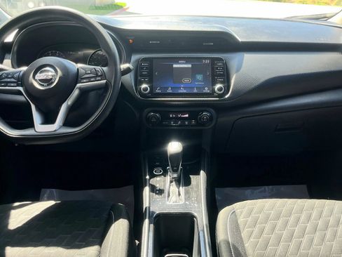 Used 2021 Nissan Kicks SV FWD image 19