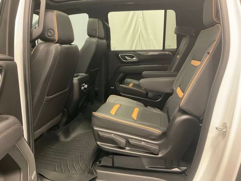 Used 2024 GMC Yukon XL AT4 w/ AT4 Premium Package AWD/4WD image 36
